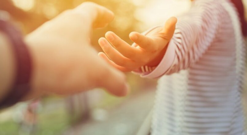 El interés superior del niño en el acogimiento de menores: claves para su protección