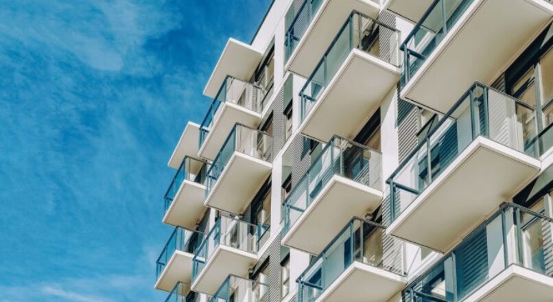 ¿Es legal prohibir los apartamentos turísticos sin unanimidad en la comunidad de propietarios?