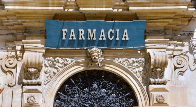 Traspaso de farmacia: Guía sobre opciones legales de compraventa, herencia y donación