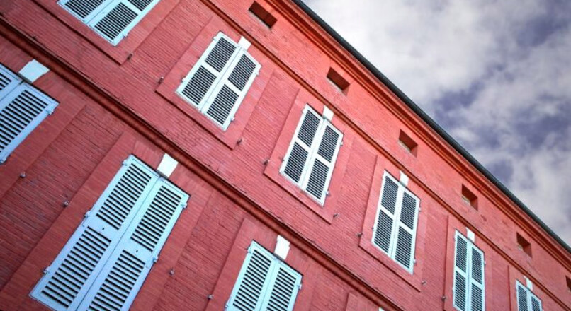 Tribunal Supremo desestima recurso de familia por ocupación ilegal de vivienda pública en España