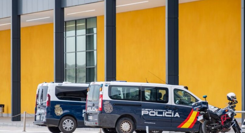Suspensión cautelar de exclusión de lentes intraoculares en ingreso a la Policía Nacional: ¿Justicia para los aspirantes?