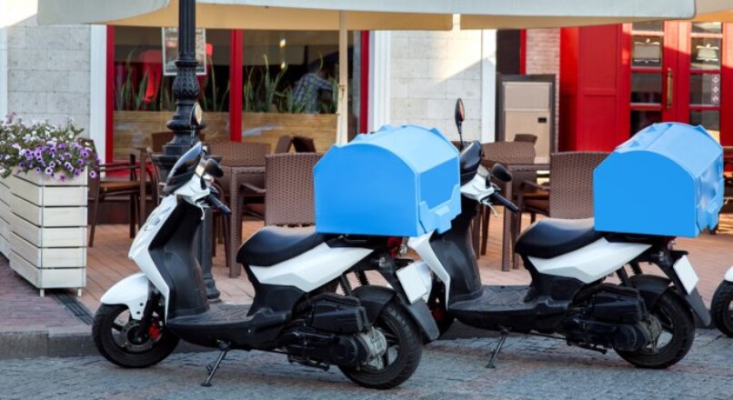 El Supremo dictamina: riders son empleados de las plataformas de reparto a domicilio